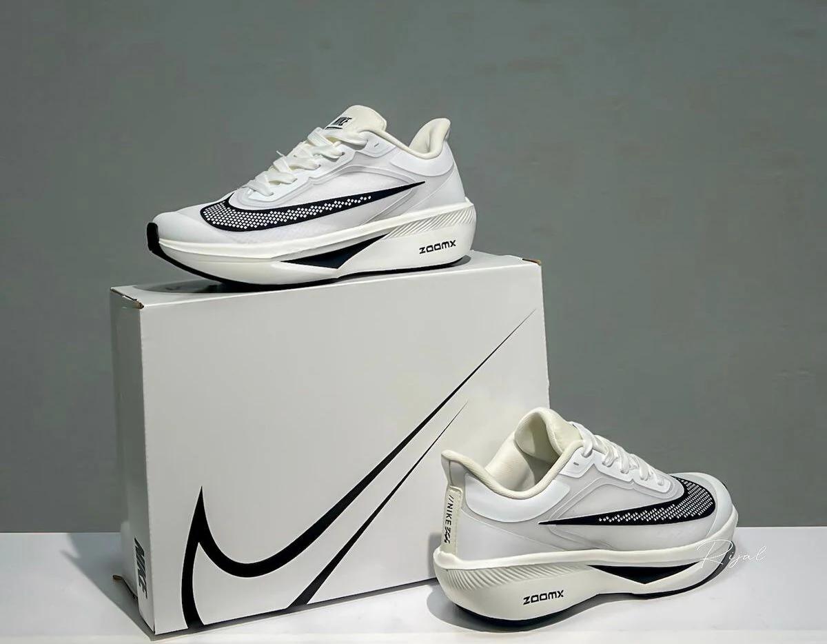 NIKE ZOOM X - View 1