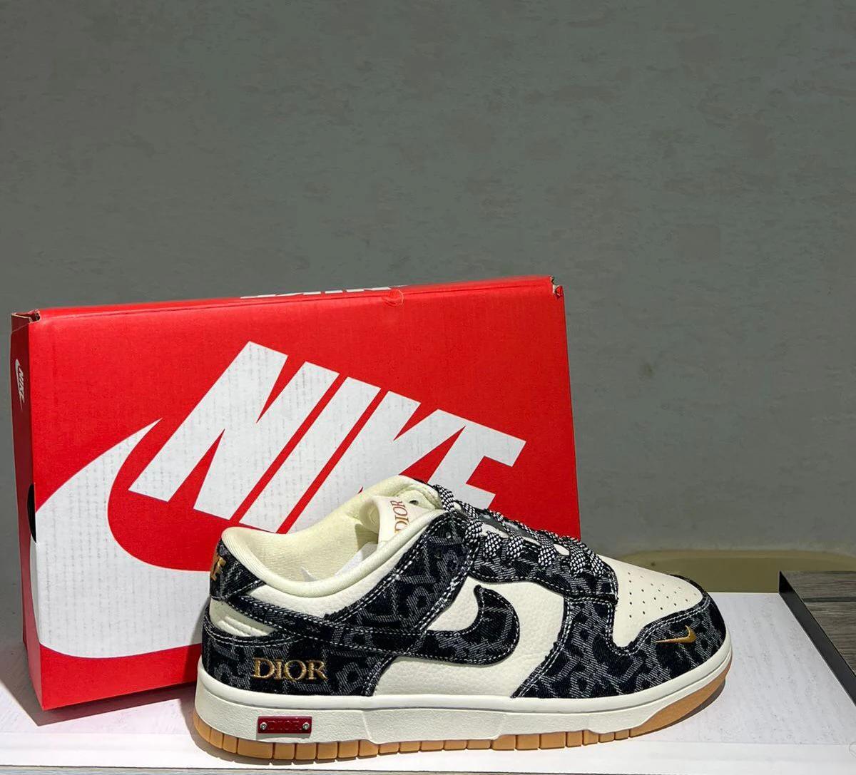 NIKE SB SPECIAL EDITION - View 1