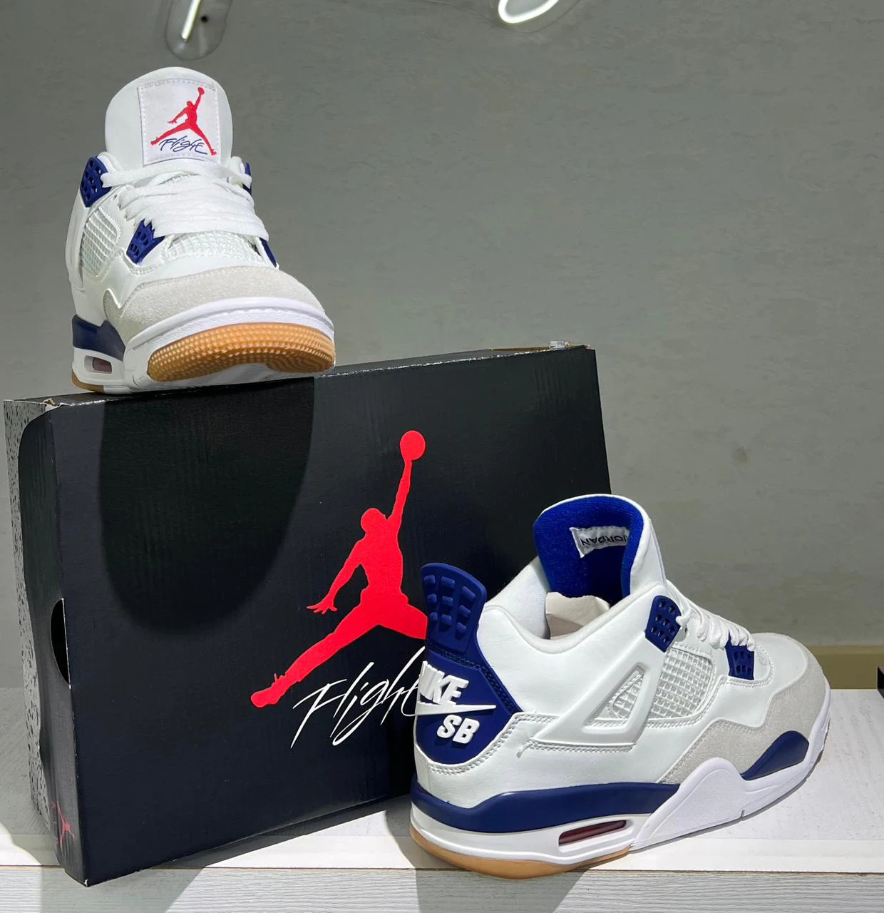 NIKE AIR JORDAN