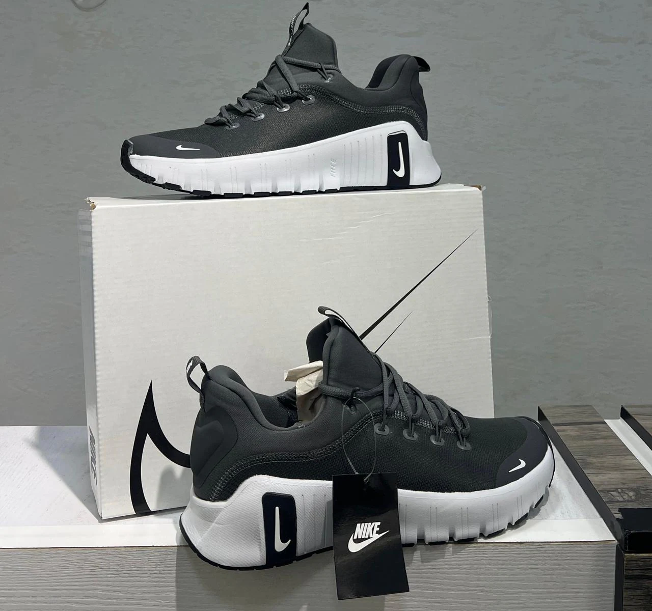 NIKE FREE