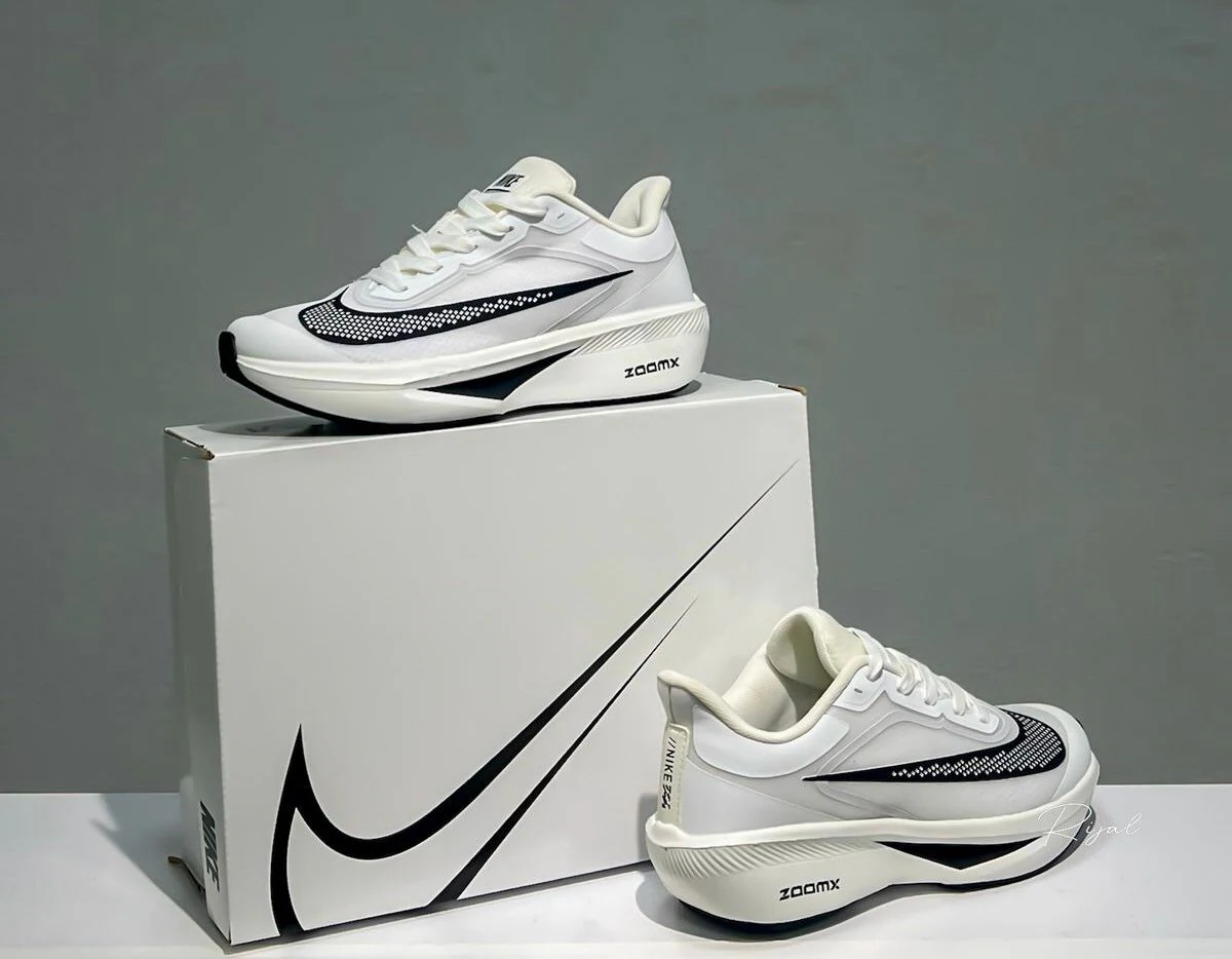 NIKE ZOOM X
