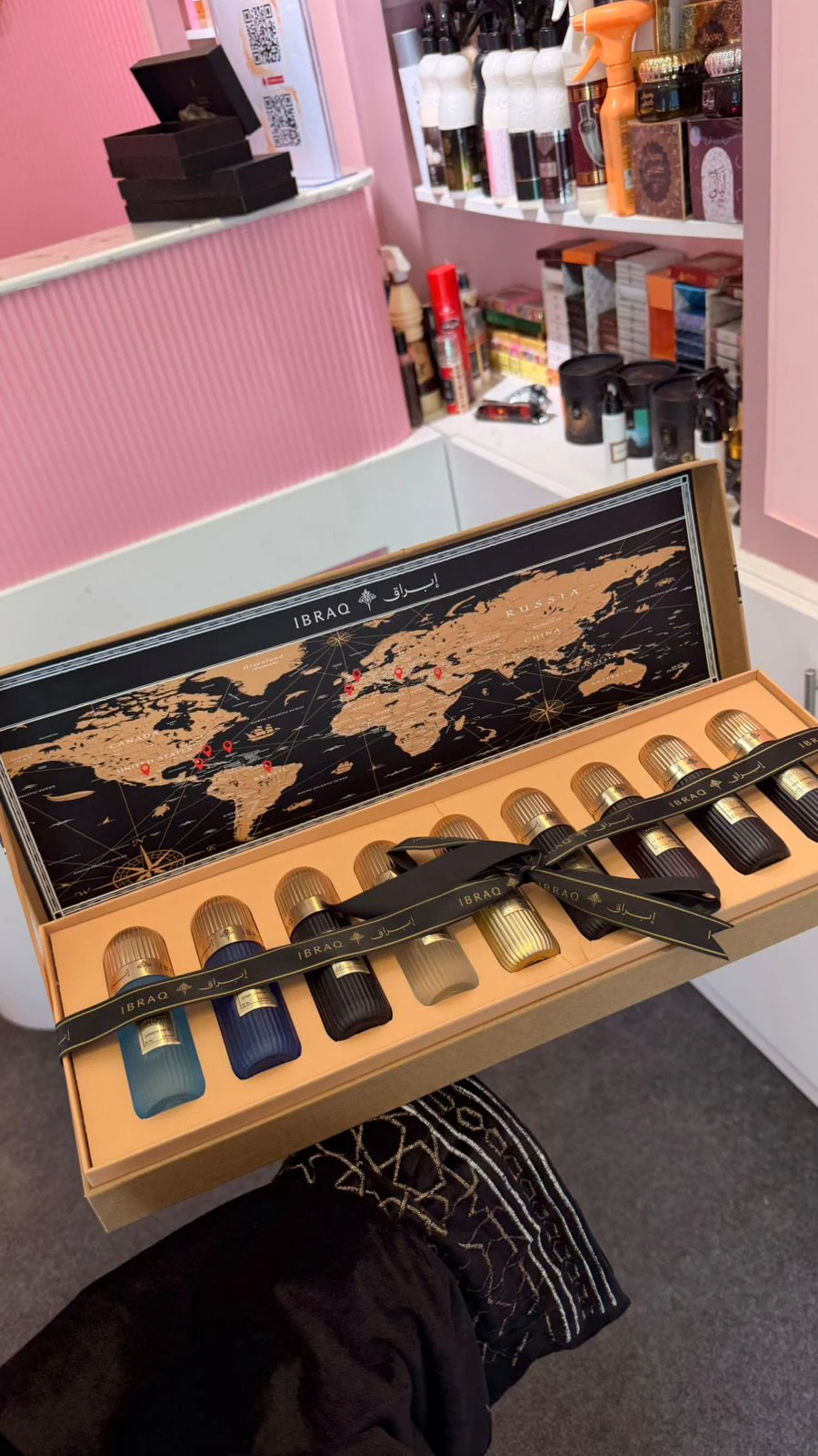TOBACCO BOX