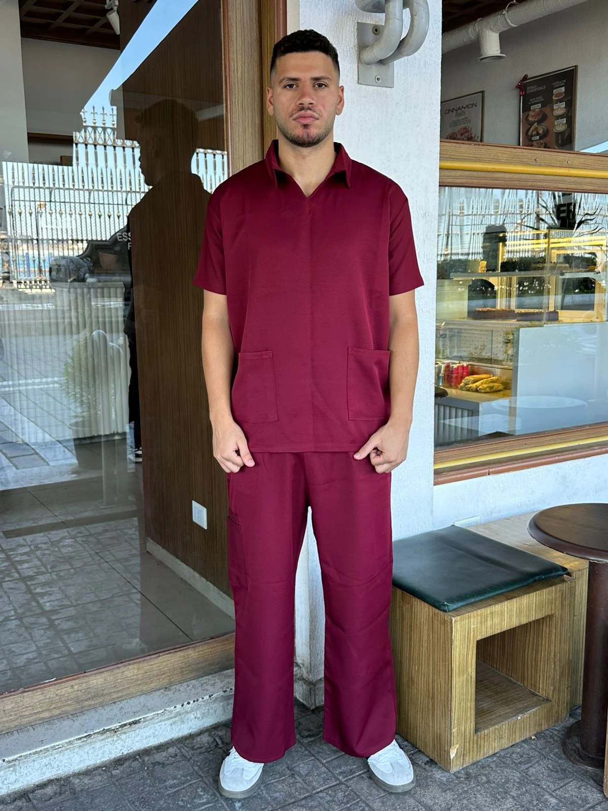 BURGUNDY SCRUB